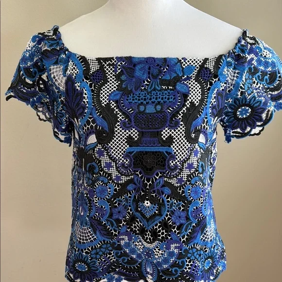 Alice + Olivia Guipure Off Shoulder Crochet Embroidery Blouse Top Lace Blue Sz S Blouses